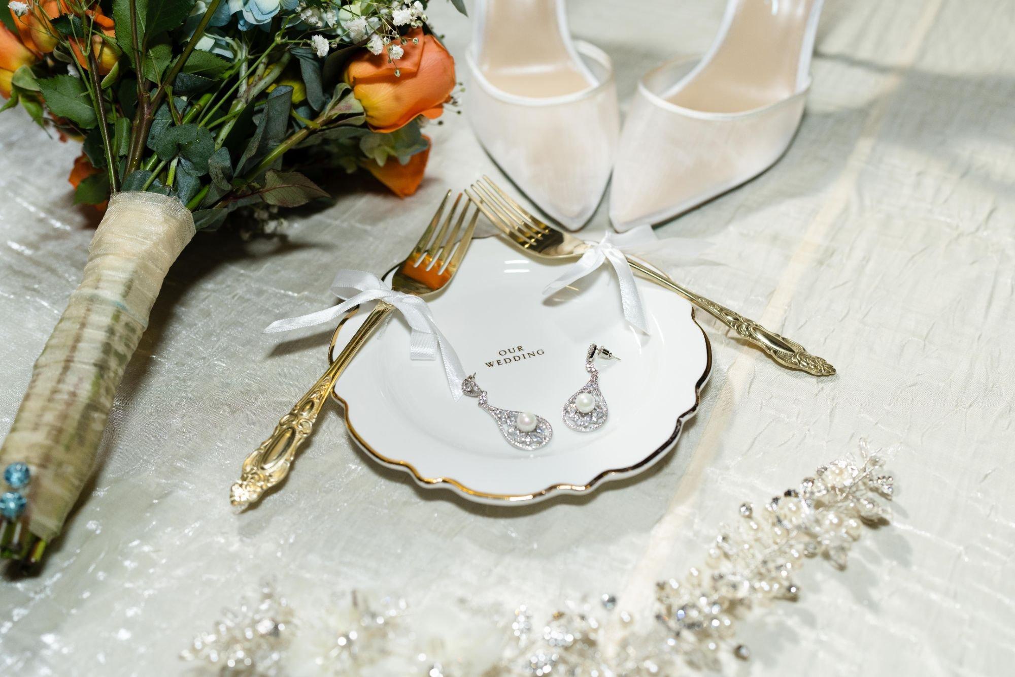 carousel-hero-element image-0